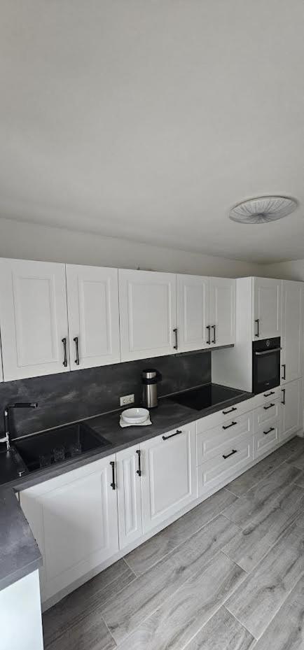 M&L Wohnen 3 Apartment Есен Екстериор снимка